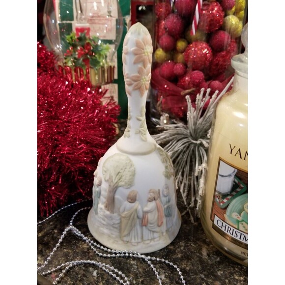 Vintage Christmas 1982 Lefton China Christopher Collection Nativity Bell - Picture 2 of 8